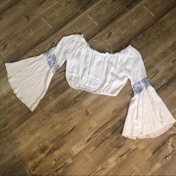 Girl & the Sun White Cropped Butterfly Sleeve Top - Picture 2 of 4